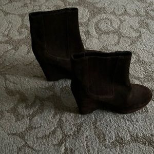 Suede Juicy Couture wedge boots